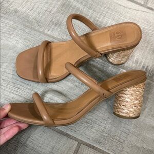 DV by Dolce Vita Tan Strappy Espadrille Block Heel Mules 8.5